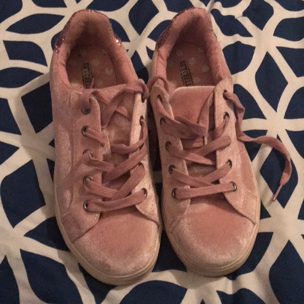 Pink velvet shoes
